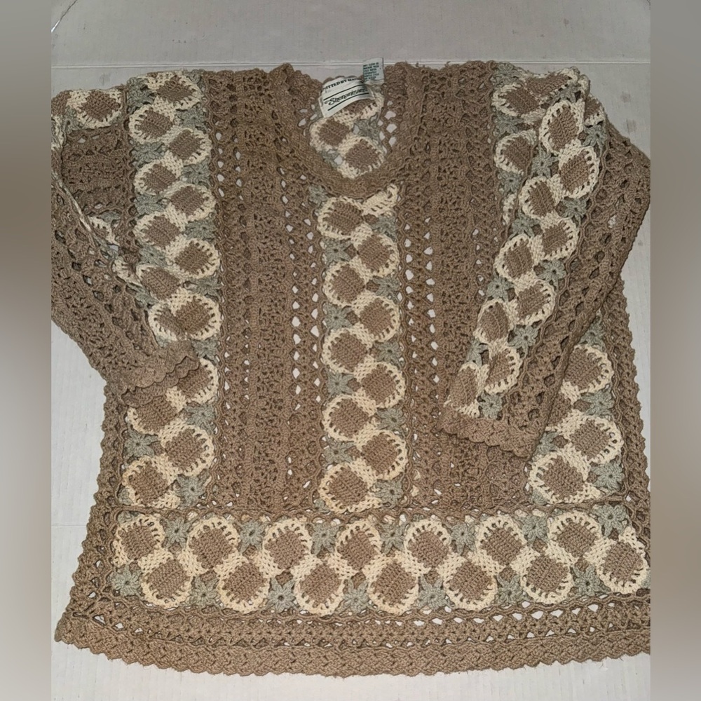 SHENANIGANS Sweater Womens Medium Khaki Hand Knit Pullover V-Neck Grannycore
